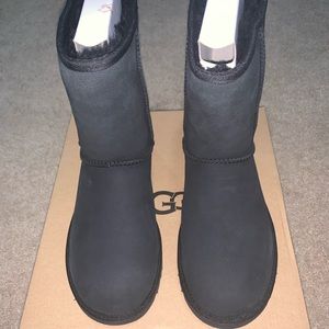 UGG CLASSIC SHORT II BOOT
